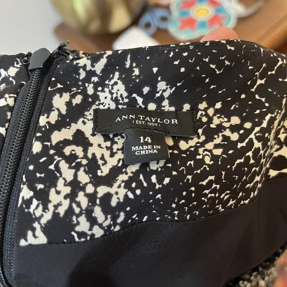 Ann Taylor Women's Sz 14 Sheath Dress Ruched Snakeskin Print Black & Tan Career - Picture 7 of 8